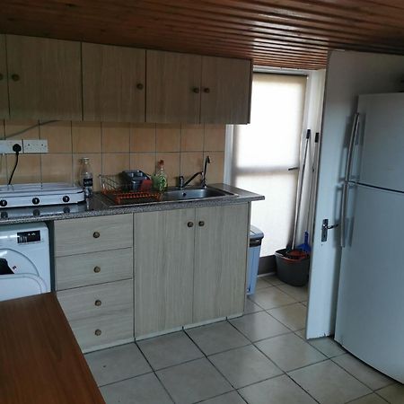 Strovolos Rooms Studios ニコシア 部屋 写真