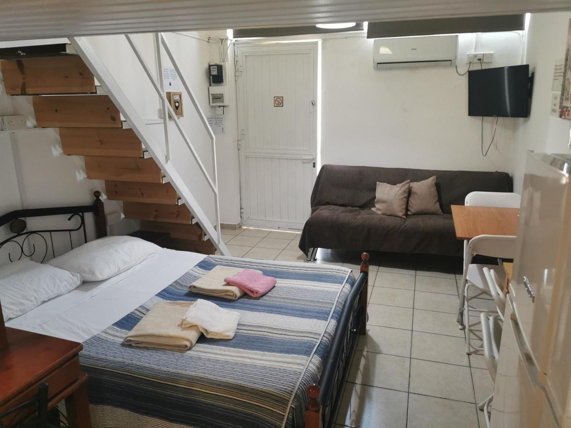 Strovolos Rooms Studios ニコシア 部屋 写真